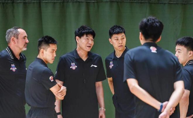 邱彪走心了！山東男籃一日三練，欲挖掘年輕人，補(bǔ)強(qiáng)球隊重要位置