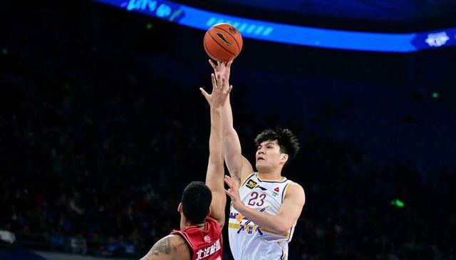 CBA最新消息！陈国豪或加盟山东，辽宁续约张峻豪，张文逸留队