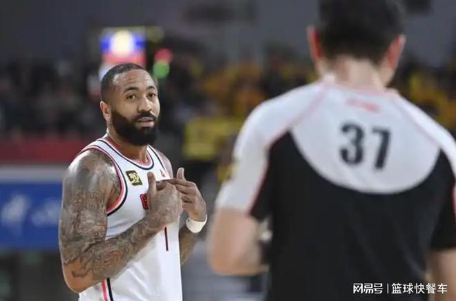 CBA休赛期罚单要来了？广东新疆或被重罚：浙江却成最大赢家？