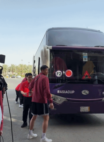 重视程度拉满！中国篮协主席郭振明上任后，首次督战FIBA赛会比赛