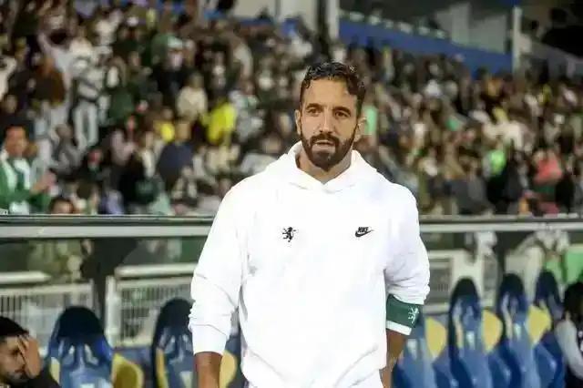 西蒙瓊斯建議勒沃庫森考慮阿莫林,斯洛特要解決風格的融合問題