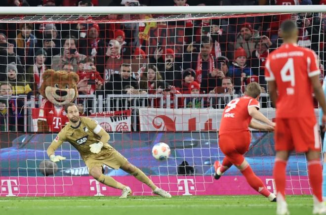 凱恩踢瘋了!半場獨造3球點球雙響,躋身五大聯(lián)賽歷史射手榜前10