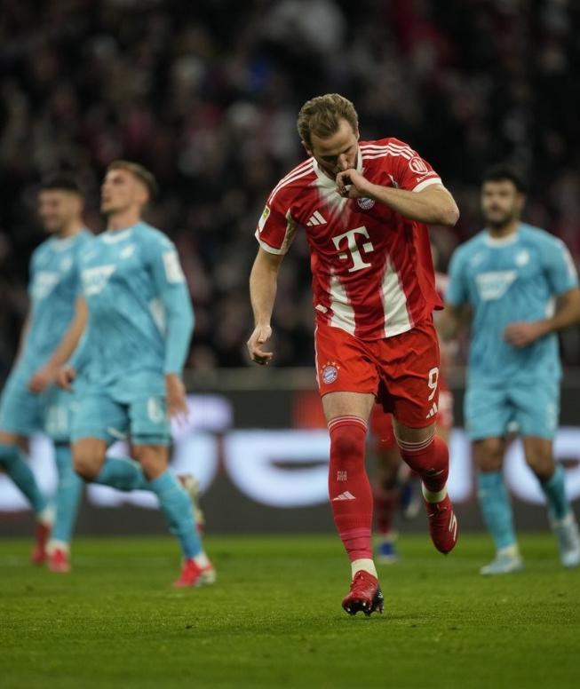 迪亞斯獨造5球成就百球里程碑,凱恩梅開二度,拜仁5-1霍芬海姆