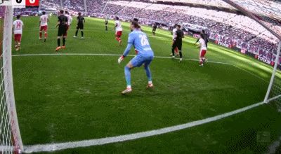 半场：莱比锡0-1奥格斯堡，菲尔豪尔破门，范德沃特扑点