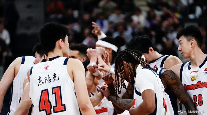 广东险胜深圳止连败，杜锋下课呼声不减反增，只因他做错两个选择