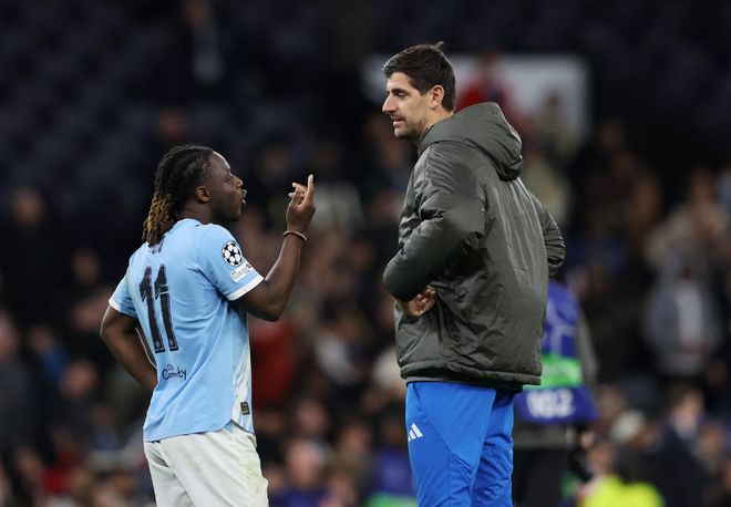 库尔图瓦受伤离场，皇马欧冠晋级背后的隐忧