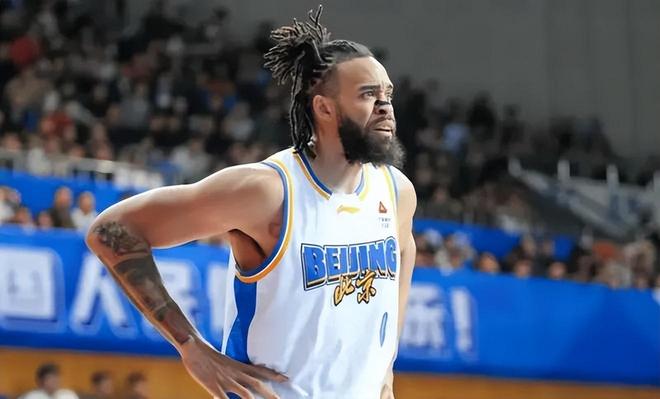 疯狂一夜！周琦罚丢北京爆冷不敌福建，前CBA冠军27连败创纪录