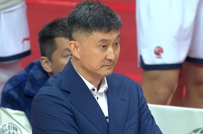 不是萨姆纳，不是胡明轩！广东队输江苏，有1人要负责任