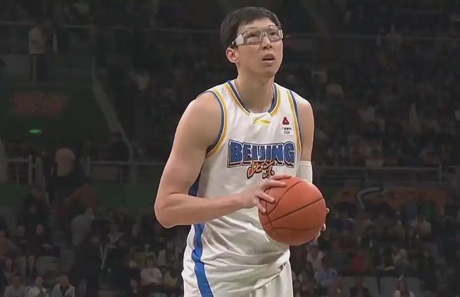 离大谱！周琦连续14罚不中，他怎么了？