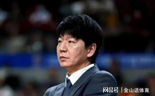 打不好就靠边站！43岁少帅动真格，将2名“嫡系”，移出轮换阵容