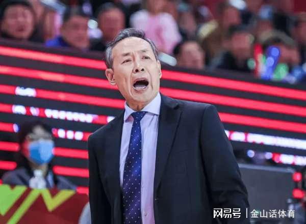 唉！号称CBA顶级中锋，2战罚球22中5，网友：和街溜子有啥区别？