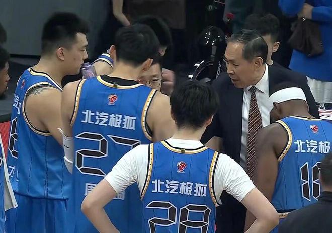 拒绝18分大逆转，北京男篮力克浙江，斯佩尔曼定胜负，程帅澎23分