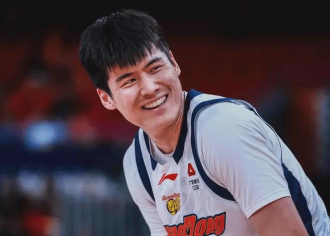 广东93-51四川！球员评分：4人满分，3人良好，2人不合格