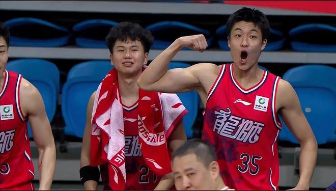 精彩绝杀！郭士强现场见证，CBA关键战：刘维伟致胜1击，颇感意外