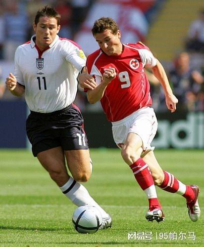 30歲養(yǎng)老，法甲德甲兩開花，逢大賽就抽，是瑞士軍團(tuán)也是行走炸彈