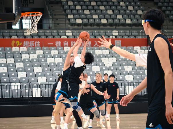 陕西榆林天泽女篮迎战河南豫光金铅女篮 季后赛备战就绪