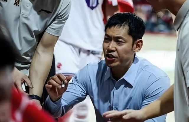 CBA又一不会用人教头？变宝未废 任由球队变瘸腿
