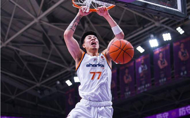 联赛第一！上海大胜吉林夺14连胜 张镇麟12分6助5断古德温24+7+8