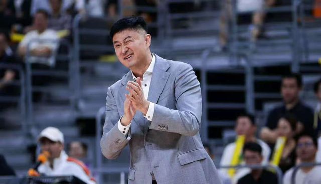 广东宏远20分大胜！浙江广厦2连败，萨林杰受伤，麦考尔被罚下