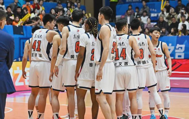 CBA排名剧变！山东大战广东！曝郭艾伦被诈骗千万，周琦一语中的