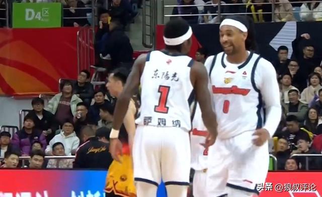 广东男篮遭伤病危机！杜锋：萨姆纳膝关节受伤，预计休息2周左右