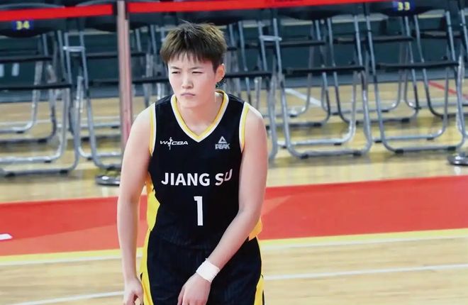 轰16+6！中国女篮22岁1米84射手崛起：三分45.2%，宫鲁鸣等到她？