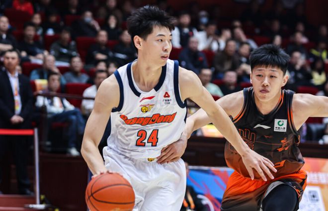 广东传4坏消息！名记指出致命要害，比外援伤病更可怕的事出现了