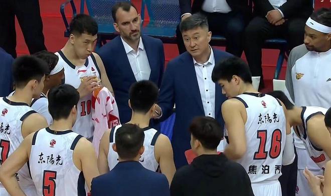 京粤争夺CBA四强，广东男篮领先一个胜场，北京男篮困难大！