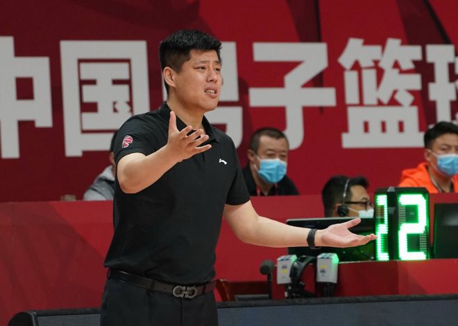 CBA罚单：山西主帅潘江辱骂裁判 停赛3场罚6万 无缘首场季后赛