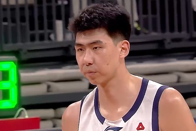 2米26徐昕，打爆广东队内线！