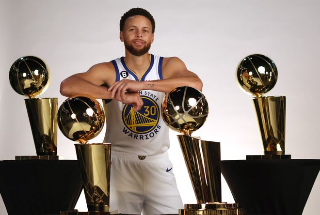 NBA2021-22赛季经典名局评选：库里首获FMVP，德罗赞背靠背绝杀成历史首人