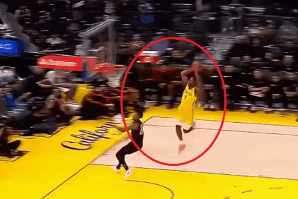 场均7分，把身价打没了！湖人全靠你交易啊，还不如布朗尼