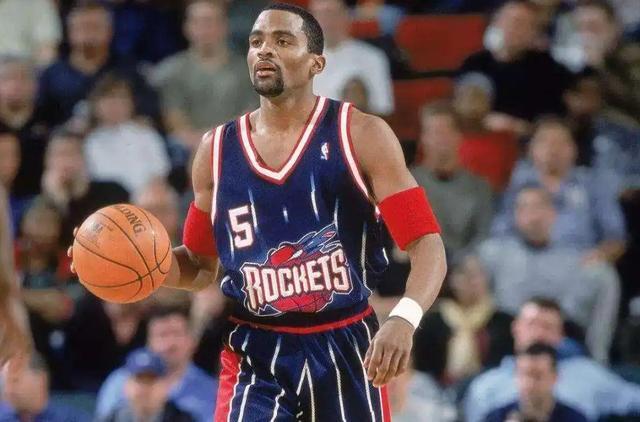 当年姚明的另一好友“老猫”莫布里现在在干嘛？