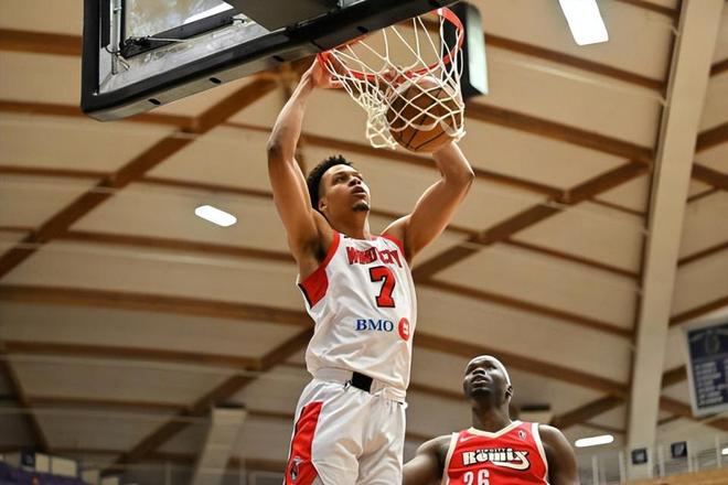 篮网签下中国香港内线新星，他是曾凡博双向合同的潜在竞争者？