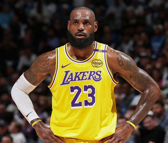 1年5263万美金！历史第1！老詹作茧自缚，自己选的路跪着也要走完