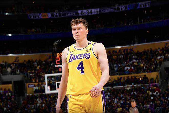 狀態(tài)依然低迷！克內(nèi)克特7中2僅4分，兩場三分9中0