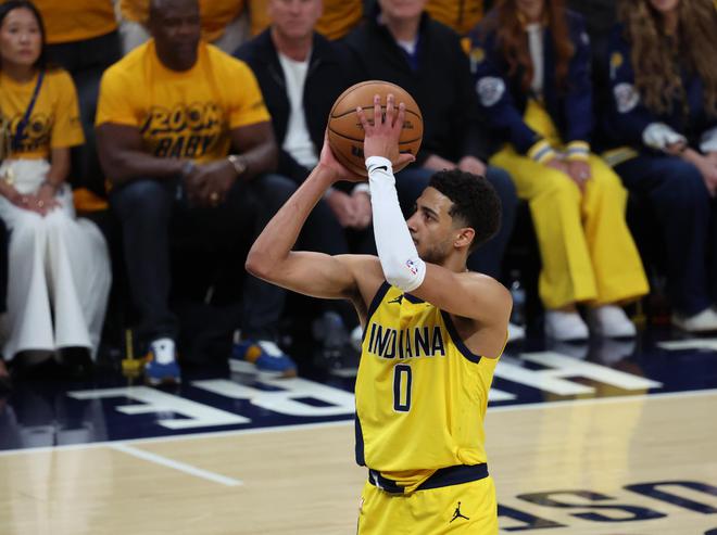 霍里：哈利伯頓的投籃姿勢丑但能進球 庫里&布克動作好看