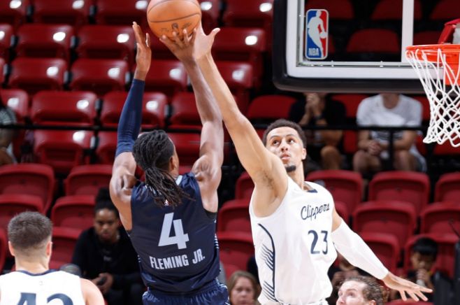 确实太不稳定了！快船锋线新星确实是不适合担任中锋的角色？