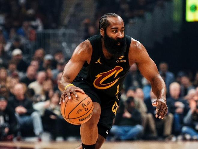 骑士118-111胜勇士 球员评价：4人优秀，2人及格，3人低迷