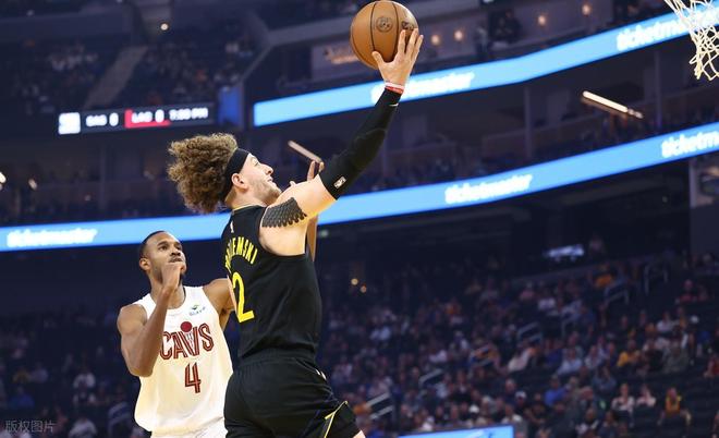 一攻一传杀死比赛！哈登连续17年打进季后赛！斯特鲁斯拯救骑士！