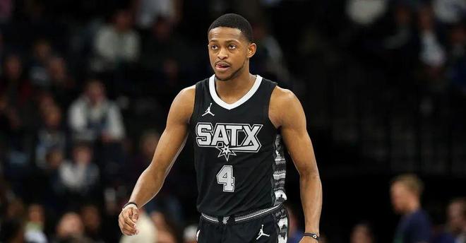 珍妮带队！老詹缺席！415万！乐福来了？