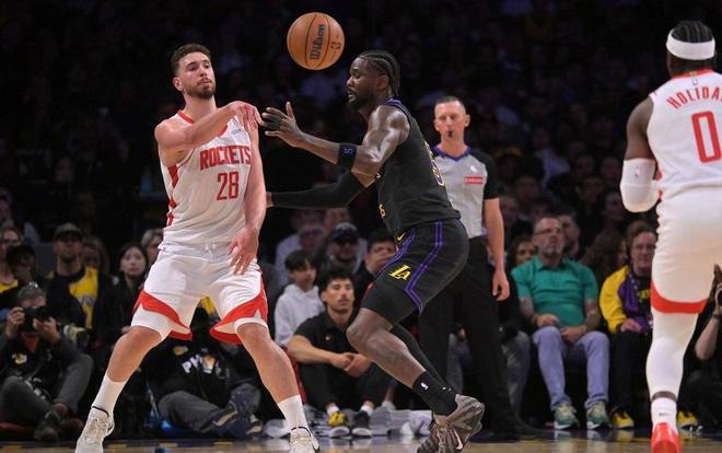 末节3次失误+投篮8中2！进攻效率不行又防不住人 2.4亿顶薪打没了