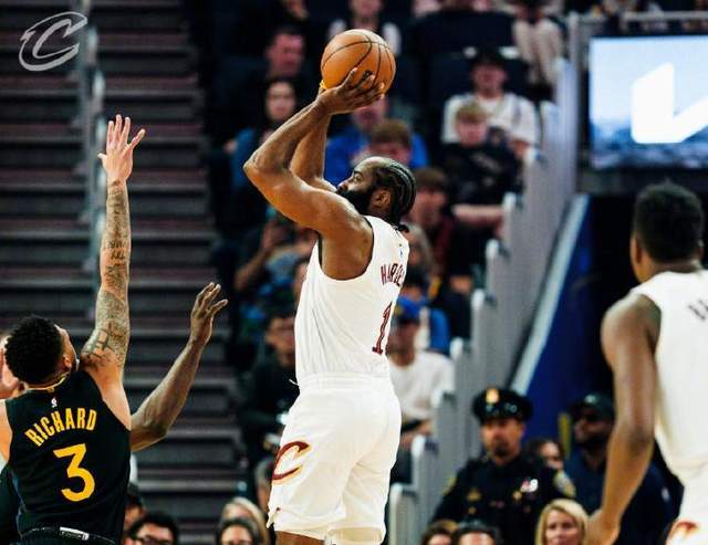 险胜！米切尔25+6，哈登19+5，斯特鲁斯又超神，骑士首发没悬念了