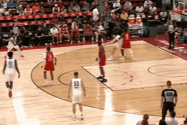 WC！突發(fā)重傷！湖人前鋒倒下了！8+8+5+3！楊瀚森轟下生涯新高