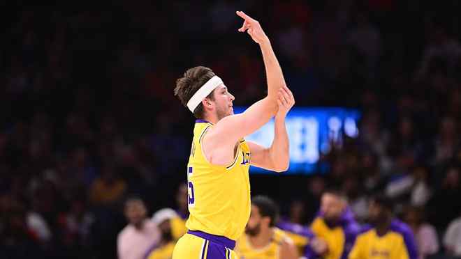 里夫斯成长之路藏“隐忧”！湖人三巨头成型，他的数据或大幅下滑