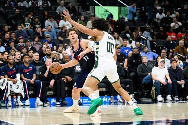 最多领先46分！快船赛季最强一战：全场起立欢呼，伦纳德太稳定