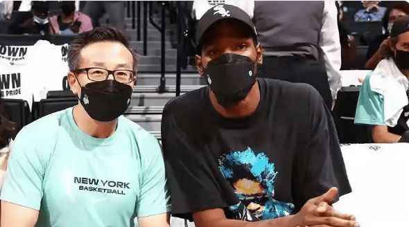 鲍尔默70寿诞引关注，NBA富老板格局异，球队命运各不同