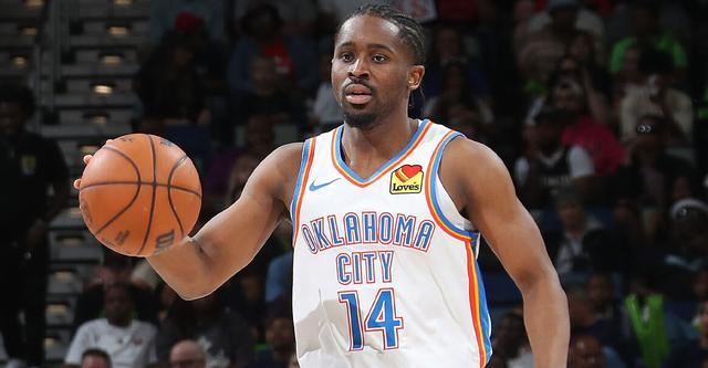 曝马刺与迈卡-波特、亚当-弗拉格勒签下训练营合同