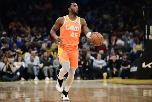 38分米切尔竟成配角？哈登28+7打服全队，骑士双枪地位悄然生变！