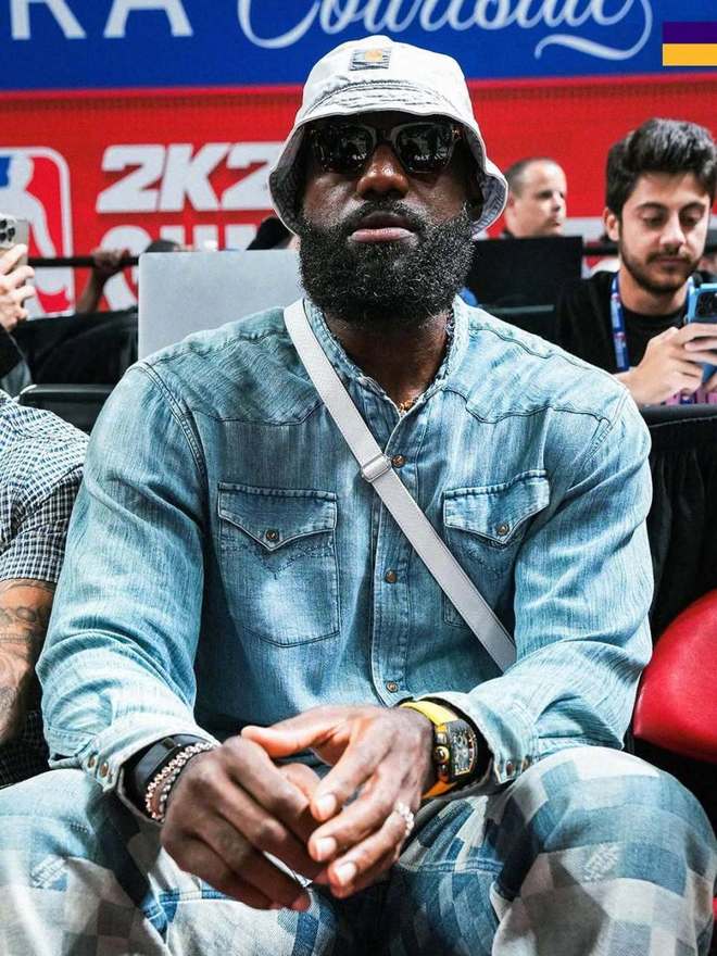 詹姆斯現(xiàn)場觀戰(zhàn)！布朗尼14+3帶隊(duì)贏球，CBA舊將轟12+10+5帽